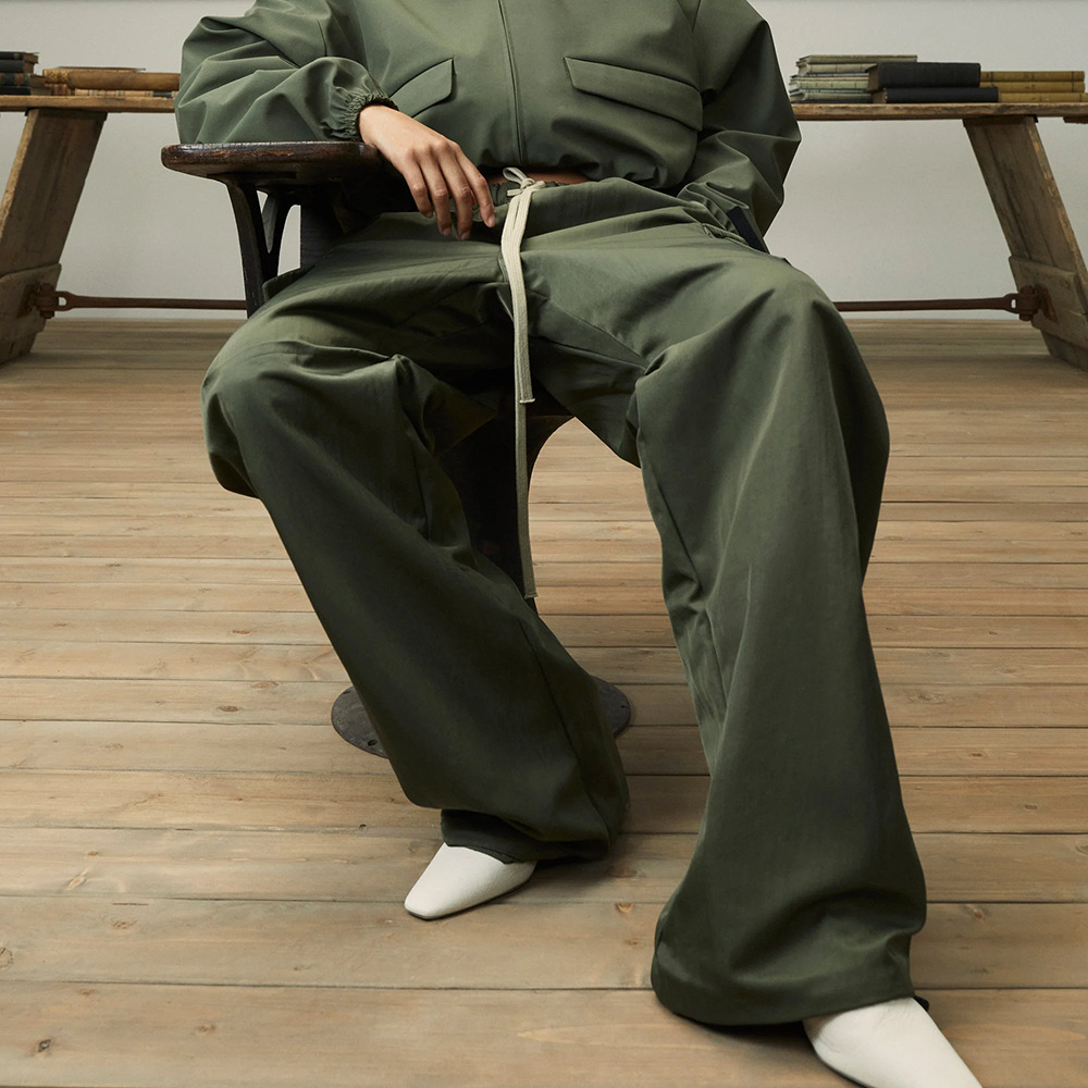 24FW Nuevo FOG ESSENTIALS Pantalones de herramienta de bolsillo sueltos con cuerdas de tracción