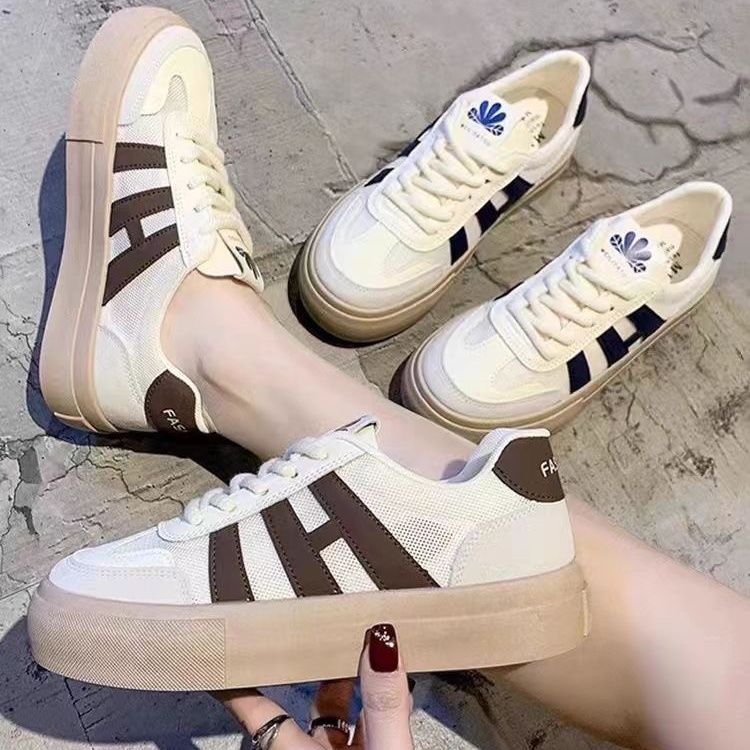 Pequeños zapatos blancos para mujeres 2025, nuevas zapatos de suela suave de moda, zapatos transpirables, zapatos de moda lujosos, zapatos de entrenamiento para mujeres