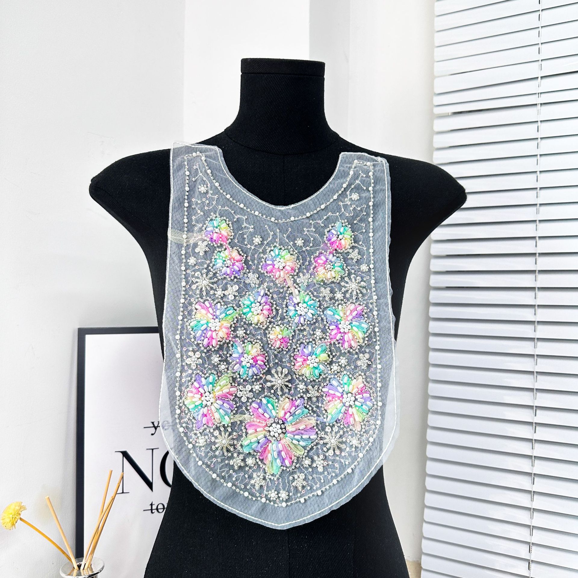 Mesh de color bordado cuello de tela semiacabado decalco DIY vestido de boda cuello de costura accesorios de ropa al por mayor