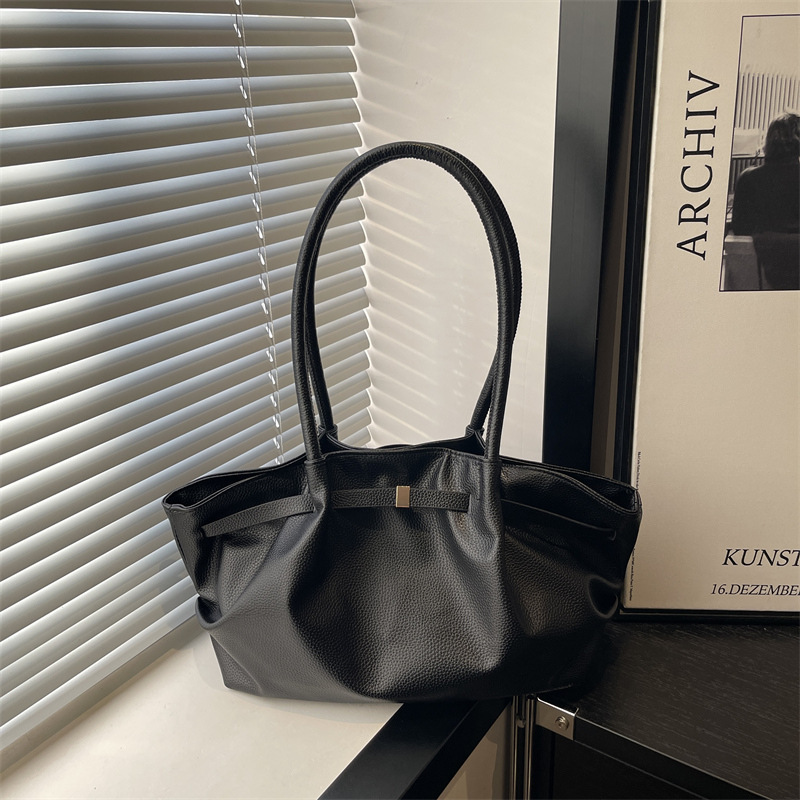 Fashionable Large-Capacity Tote Bag 2025 New Style High-End Pleated Shoulder Bag Versatile for Commuting Splash-Proof Women's Bag Fashionable Large-Capacity Tote Bag 2025 New Style High-End Pleated Shoulder Bag Versatile for Commuting Splash-Proof Women's Bag
