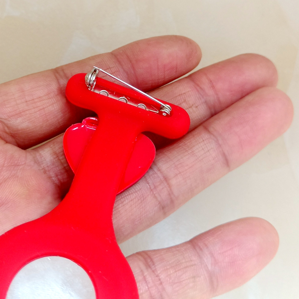 Dibujos animados lindo unisex hospital médico enfermera médico broche de silicona sólida colgando FOB bolsillo regalo reloj