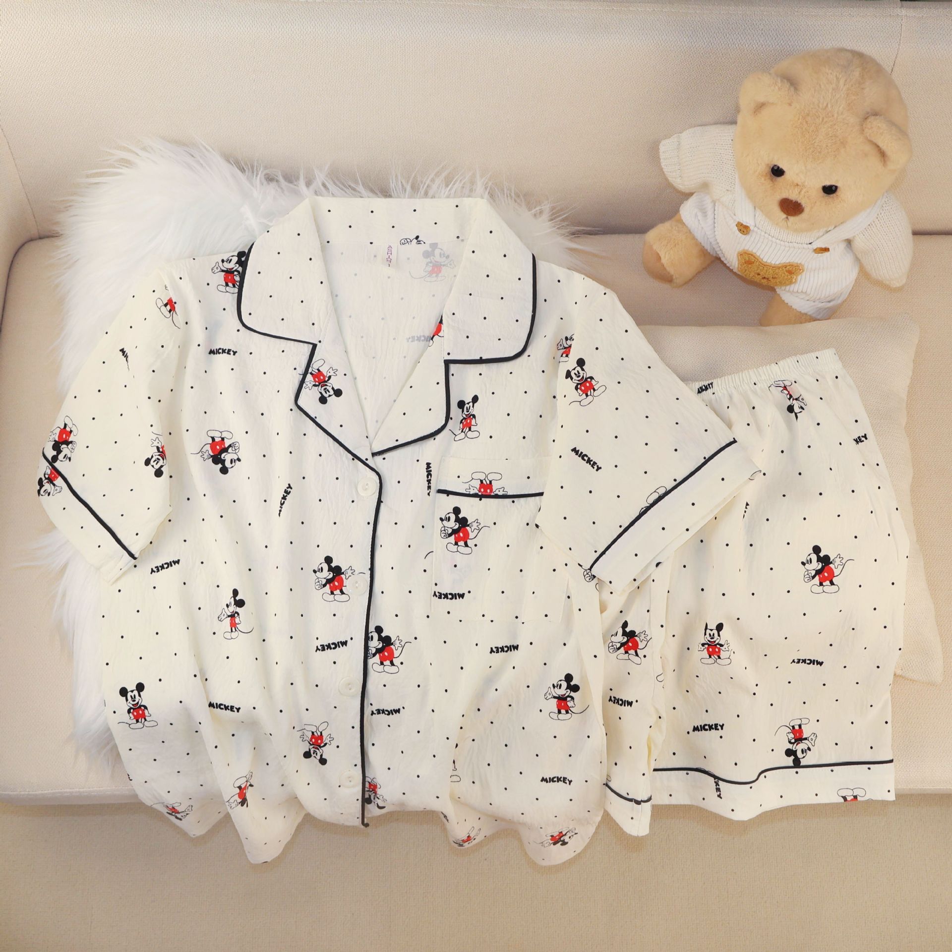 Al por mayor transfronterizo explosión de verano nubes cardigan solapa pijamas de niña dulce mangas cortas pantalones cortos set de ropa para el hogar