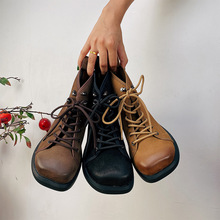 2022蔓绿萝秋季新款圆头头层牛皮现货纯色前系带低筒森女系马丁靴