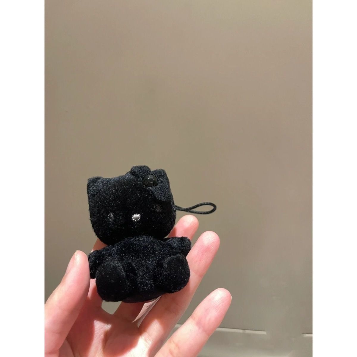 hellokitty周边挂件毛绒公仔黑皮kitty玩偶可爱挂件ins闺蜜同款-阿里巴巴