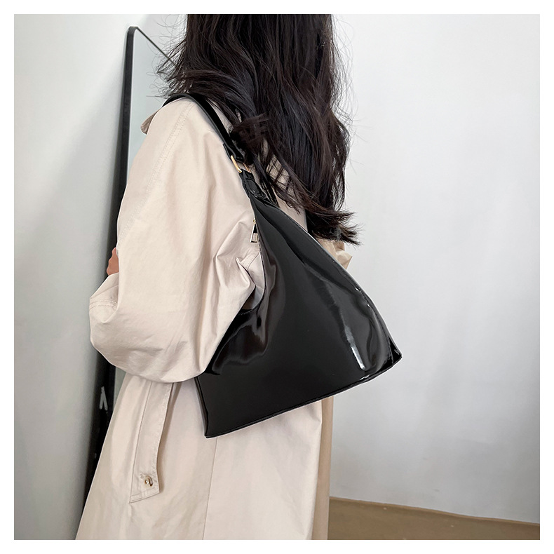 660g Weight Nylon Lining Material Zipper Closure Type Single Shoulder Strap Strap Type Underarm Bag Bags Type Daily, Shopping Occasion Pu Leather Material Solid Color Pattern All Seasons Season Women's Gender Streetwear Style Pillow Shape Shape Small Size Women's Small Pu Leather Solid Color Streetwear Pillow Shape Zipper Underarm Bag 3
