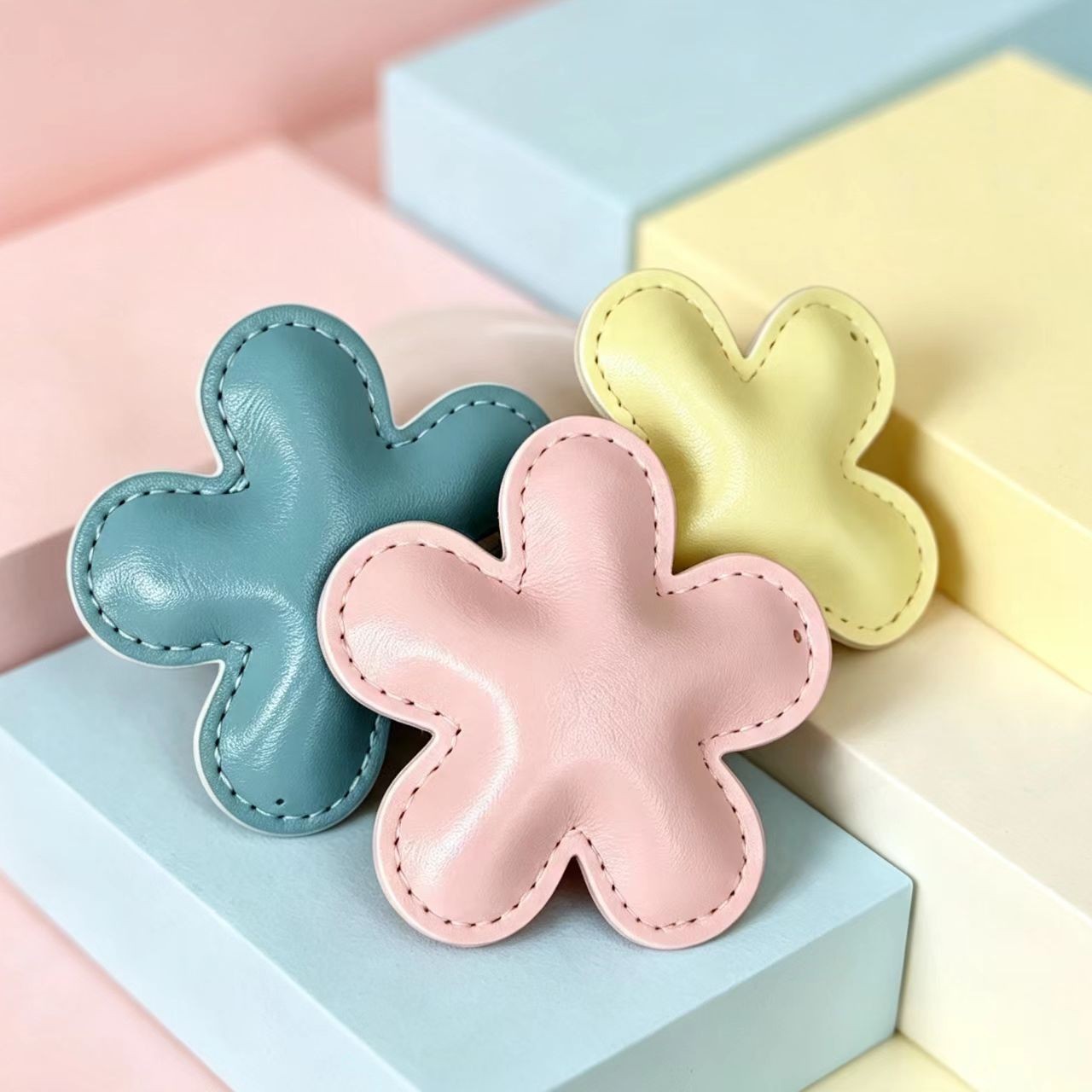 Simple PU leather pendant, fashionable water bottle pendant, flower key pendant, five-pointed star leather pendant, bag pendant