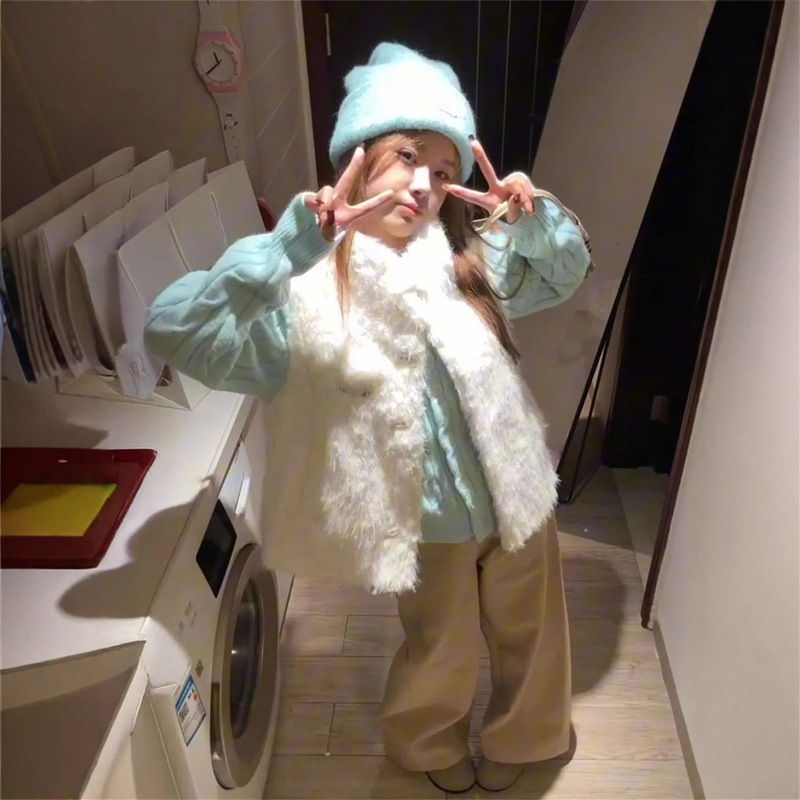 Gentle Atmosphere, Soft and Furry Vest for Women, Autumn and Winter Twist Round Neck Mint Green Sweater Cardigan Two-Piece Set