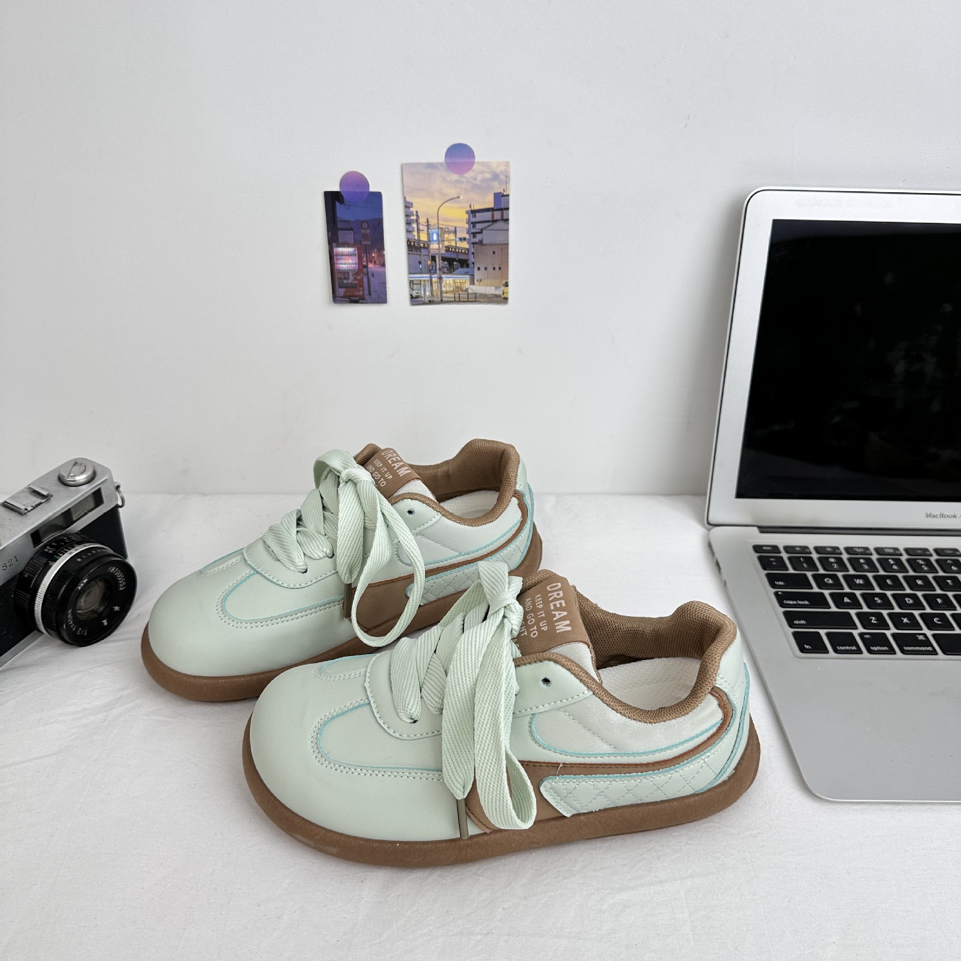 Yuanbo primavera zapatos blancos de cuero para estudiantes coreanos zapatos de punta cuadrada de todo fósforo 2025 primavera nuevos zapatos de mujer