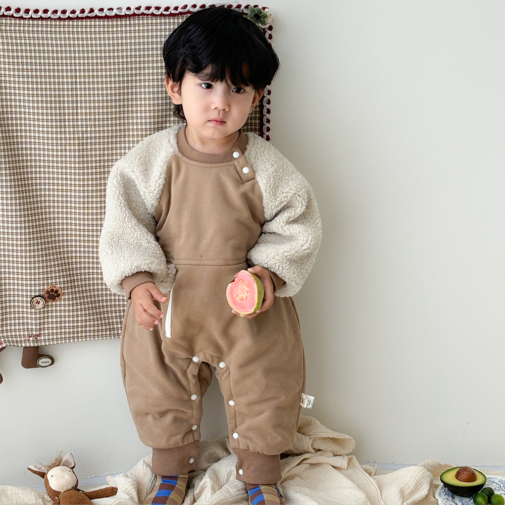 2024 finales de otoño nuevo producto bebé de una pieza ropa para niños coreanos ropa de escalada de estilo occidental principios de invierno más ropa de pelo de terciopelo