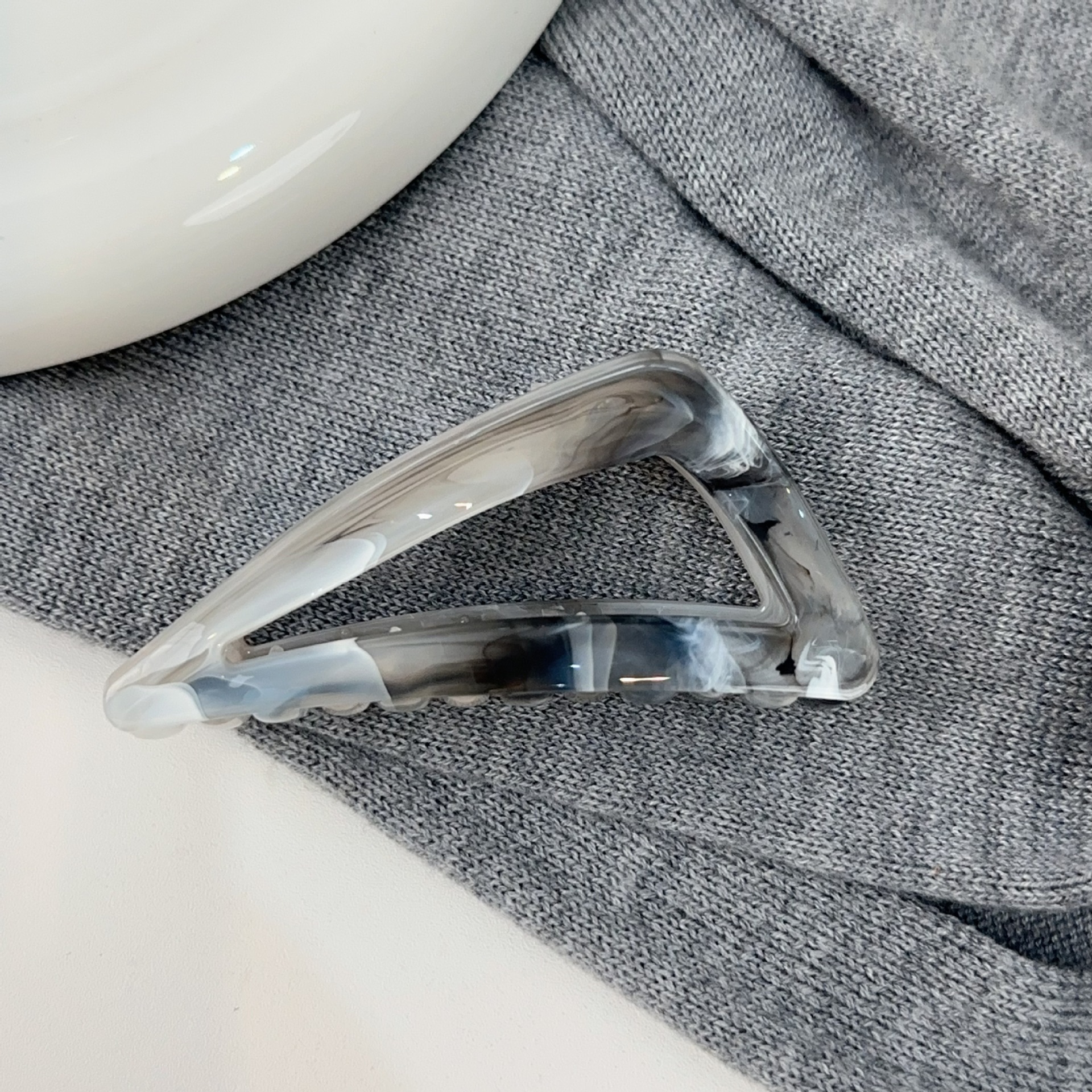 Nuovo fermaglio per capelli cinese nero grigio di piccole dimensioni, semplice, versatile, con frangia laterale, pratico accessorio per capelli_voghion.com