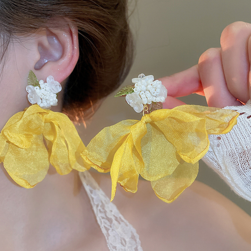 Pendientes de malla de pétalo de dopamina Pendientes de estilo de vacaciones junto al mar de estilo nuevo estilo caliente Pendientes de temperamento exagerado de todo fósforo al por mayor