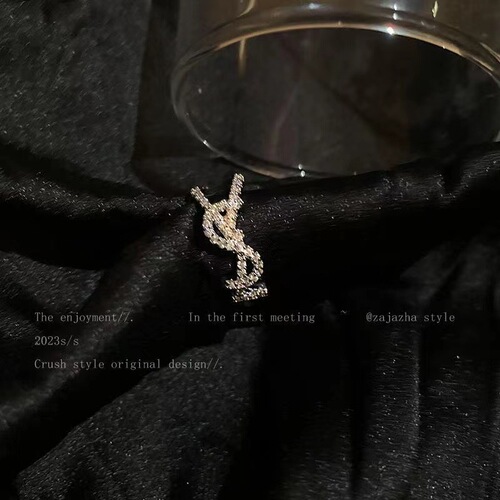 Super flash letter zircon open ring female niche design high-end index finger ring fashionable personality girlfriend ring trend