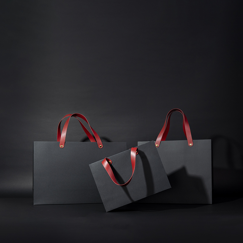 黑色简约高级感礼品PU手提袋轻奢定 制网红ins风生日高端商务包装