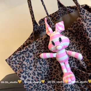【Oh Oh】Girly Heart Doll Striped Rabbit Brooch Can Be Used as a Personalized Sweet and Cool Accessory for Clothes and Bags