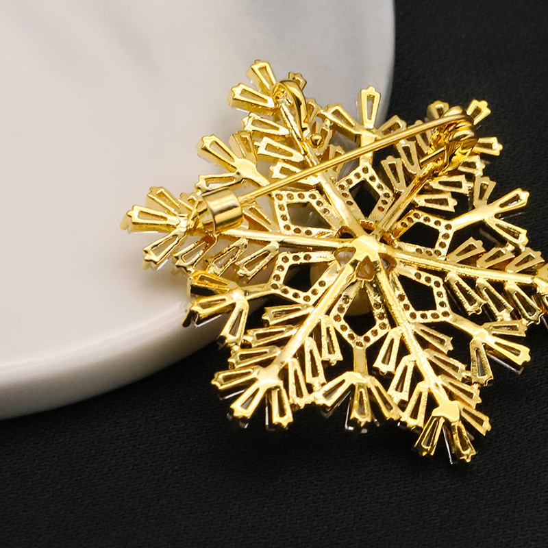 Estilo coreano de agua dulce perla copo nieve ZIRCON broche moda elegante ropa simple pin 18K oro real galvanoplastia color protección