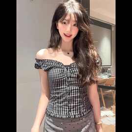 韩系复古黑白格纹一字肩衬衫女夏季两穿露肩修身显瘦辣妹短款上衣