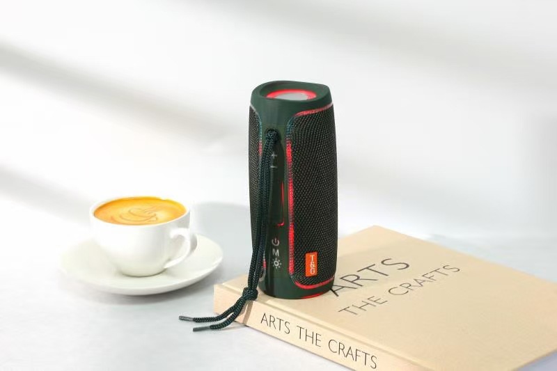 Transfronterizos TG288 al aire libre impermeable LED colorido tarjeta de altavoz Bluetooth USB subwoofer de radio de automóvil