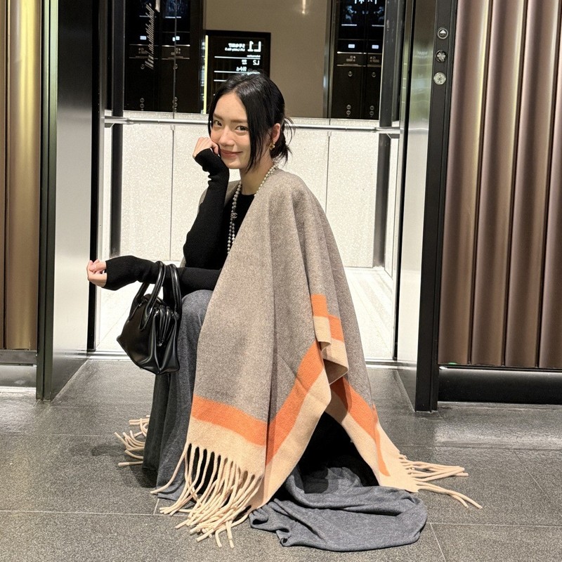 复古拼色仿羊绒流苏披肩女士秋冬时尚百搭高级感保暖外搭披风斗篷|undefined