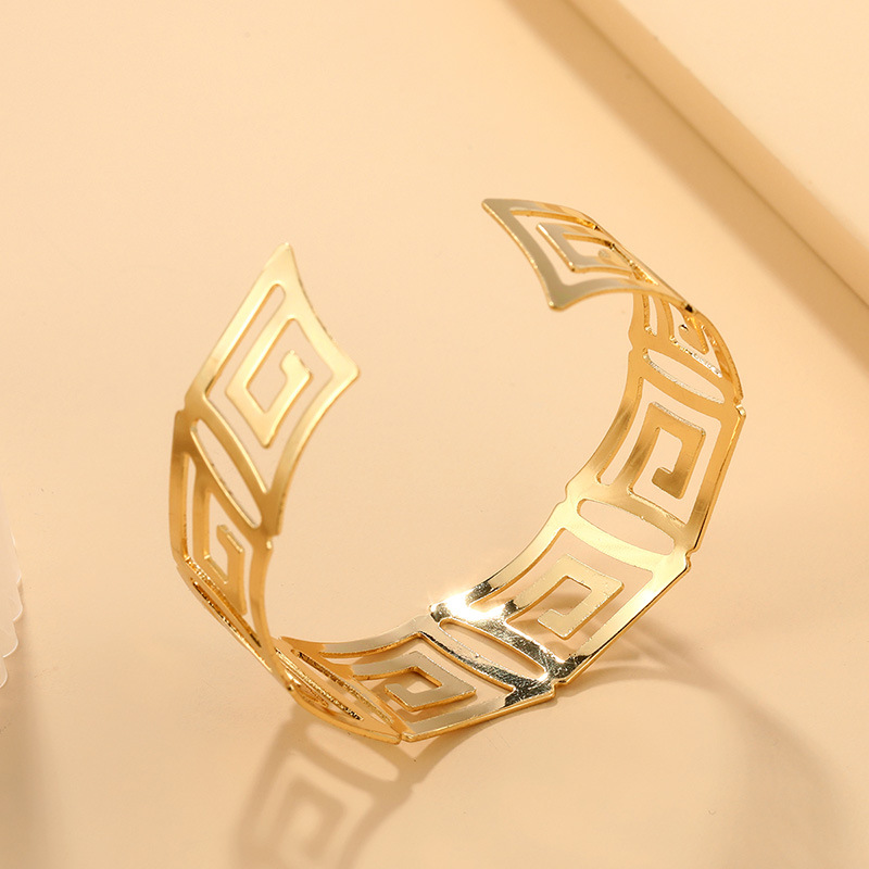 Fashion Solid Color Alloy Plating Bangle