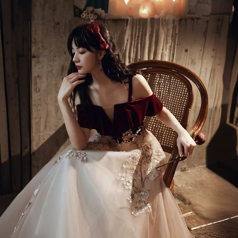 Art Exam Red Evening Dress for Women 2025 New Classy Wedding Dress Toast Dress Bride Design Banquet Engagement Dress