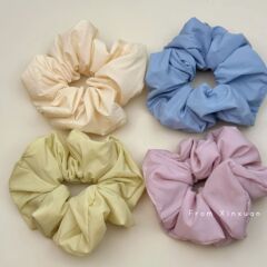 大きいサイズのクリーム色の泡芙の雲の大腸の髪輪の女性の高級感の韓系の団子の頭の皮の筋の少女の髪のひもの髪飾り