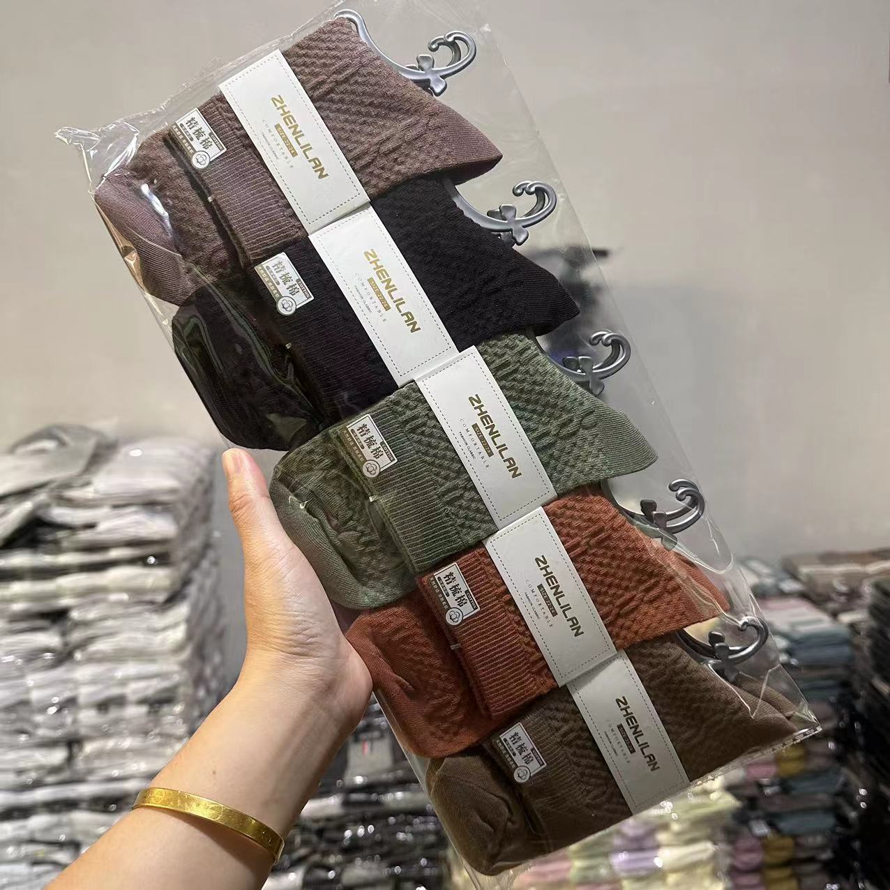 Calcetines Zhuji Calcetines de tubo de otoño e invierno para mujer Calcetines de mujer torque retro Calcetines de algodón Calcetines deportivos de otoño para hombres y mujeres Calcetines al por mayor