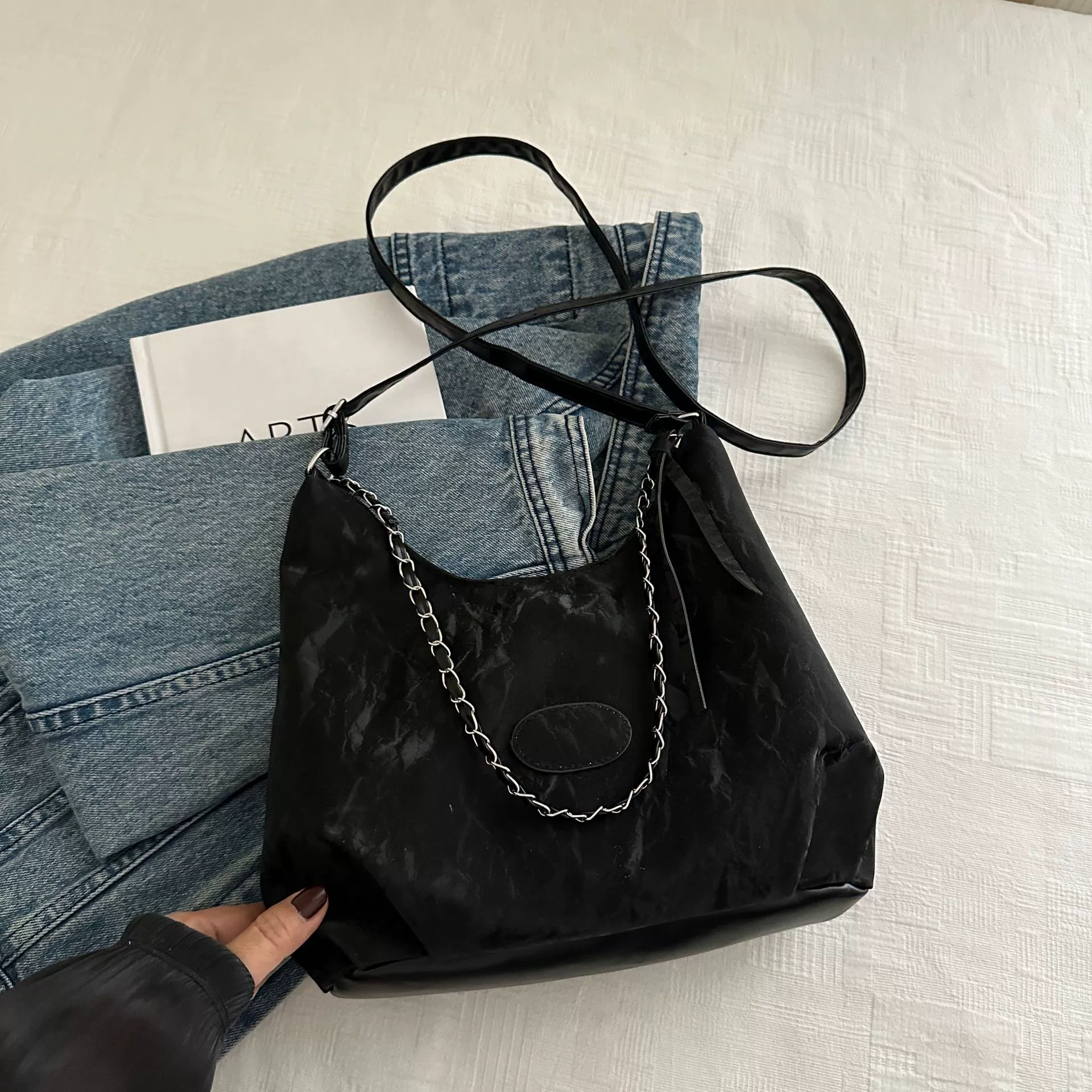 Capacious shoulder bag for students, summer chain, one-shoulder bag