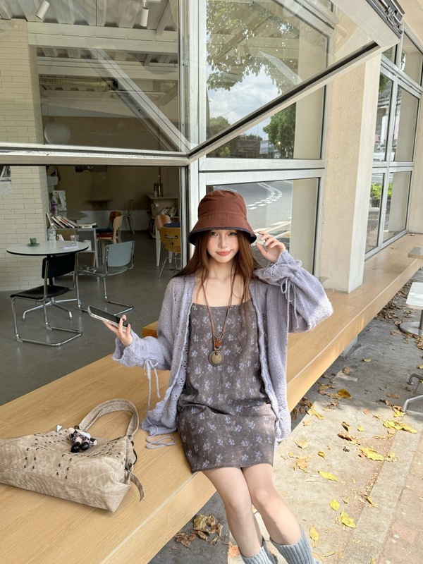 复古长袖镂空针织开衫紫色碎花吊带连衣裙女2025秋季新款时尚套装|undefined