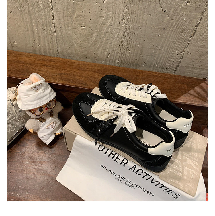 Giày sneaker nữ da bò phối màu mũi tròn dây buộc tăng chiều cao — Màu trắng nhạt, màu sô cô la, màu vàng, màu đen chi tiết 43