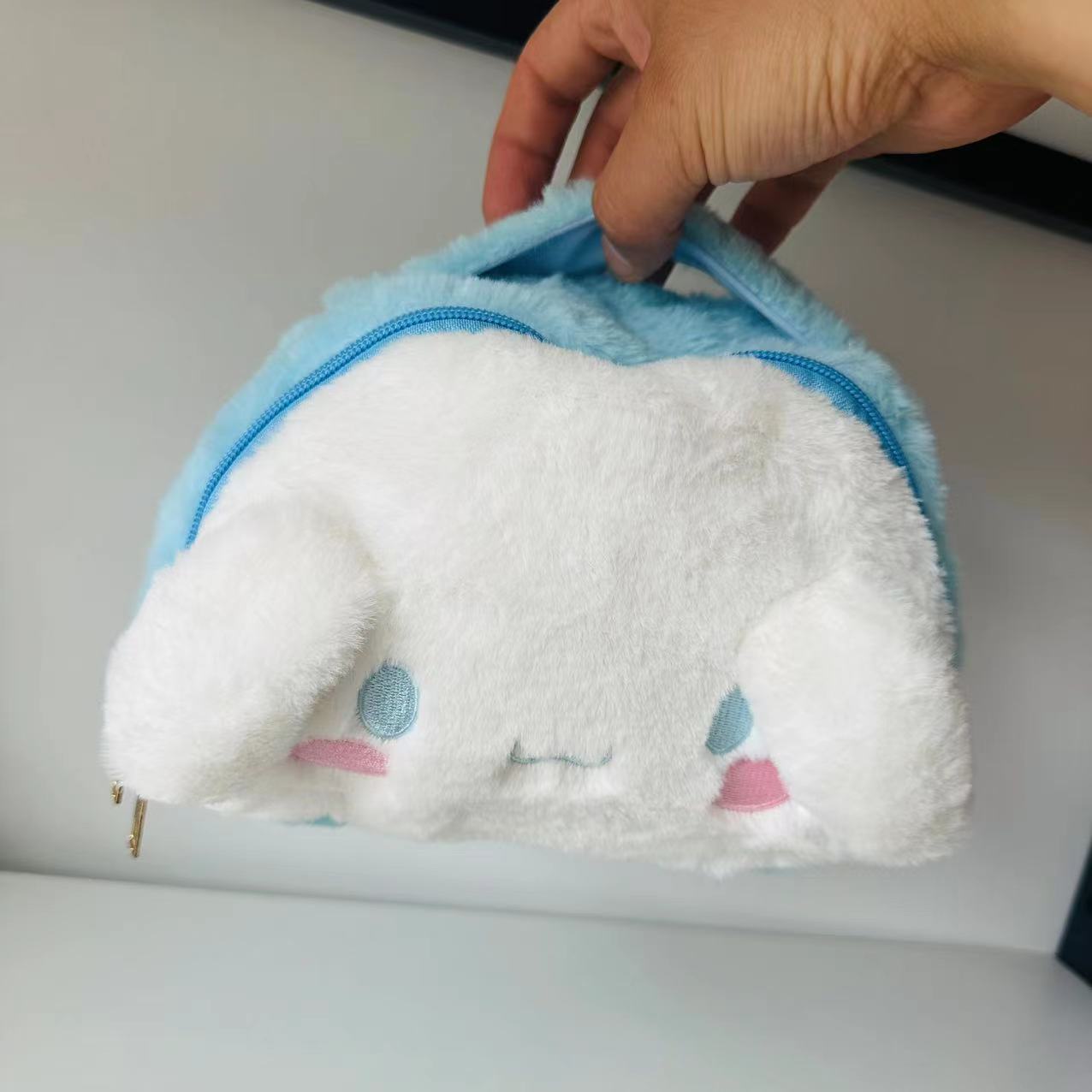 Nuevo bolso de la felpa sanrio portátil bolsa de cosméticos bolsa de lavado muñeca máquina de agarre máquina de muñeca regalo de comercio exterior