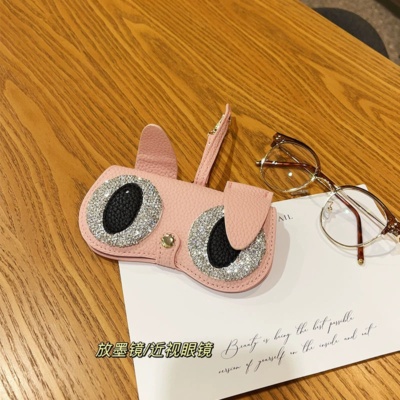 Cute brand glasses, handheld fashionable sunglasses solar-powered, protective case for men and women, bag decoration