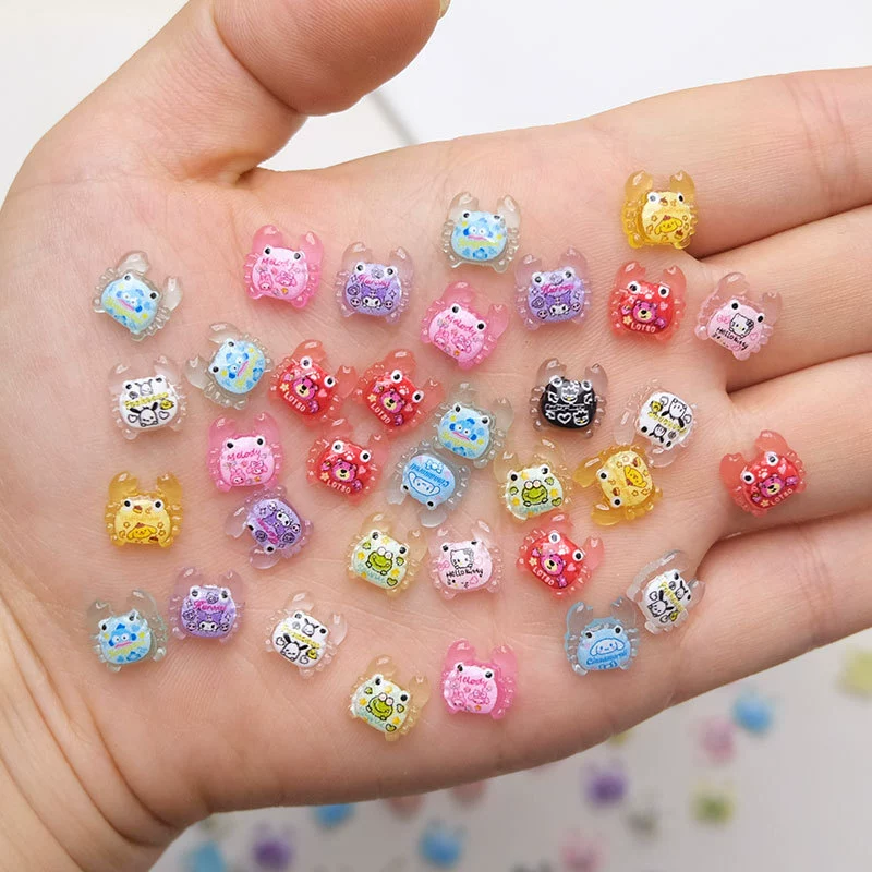Модные популярные миниатюрные светящиеся в темноте украшения для ногтей из смолы Sanrio оптом, TikTok, слепой пакет