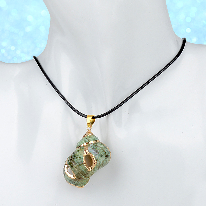 속이 빈 녹색 달팽이 목걸이