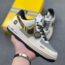 ����С�׺�SU7uLtra�������e��Ь��1�͎���Ů��HЬ�\��Ь