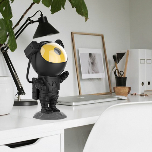 Creative astronaut starry sky projection lamp full of stars projection atmosphere lamp astronaut style birthday gift cross-border