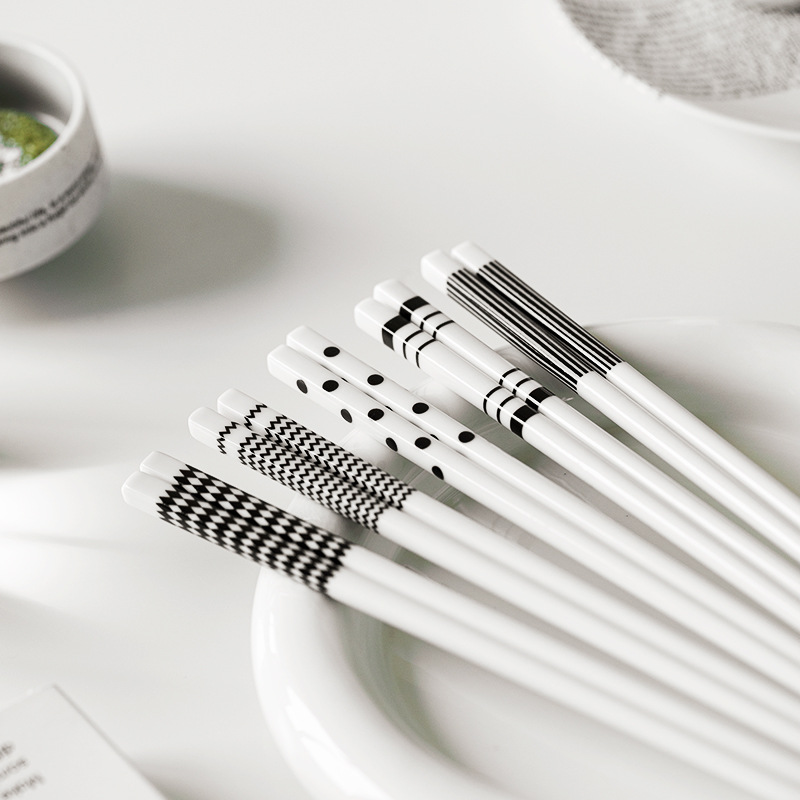 Shawn Home-use Ceramic Chopsticks 5 Pairs Anti-mold New Bone China Gift Box Set Chopsticks One Person One Chopstick Ivory White 