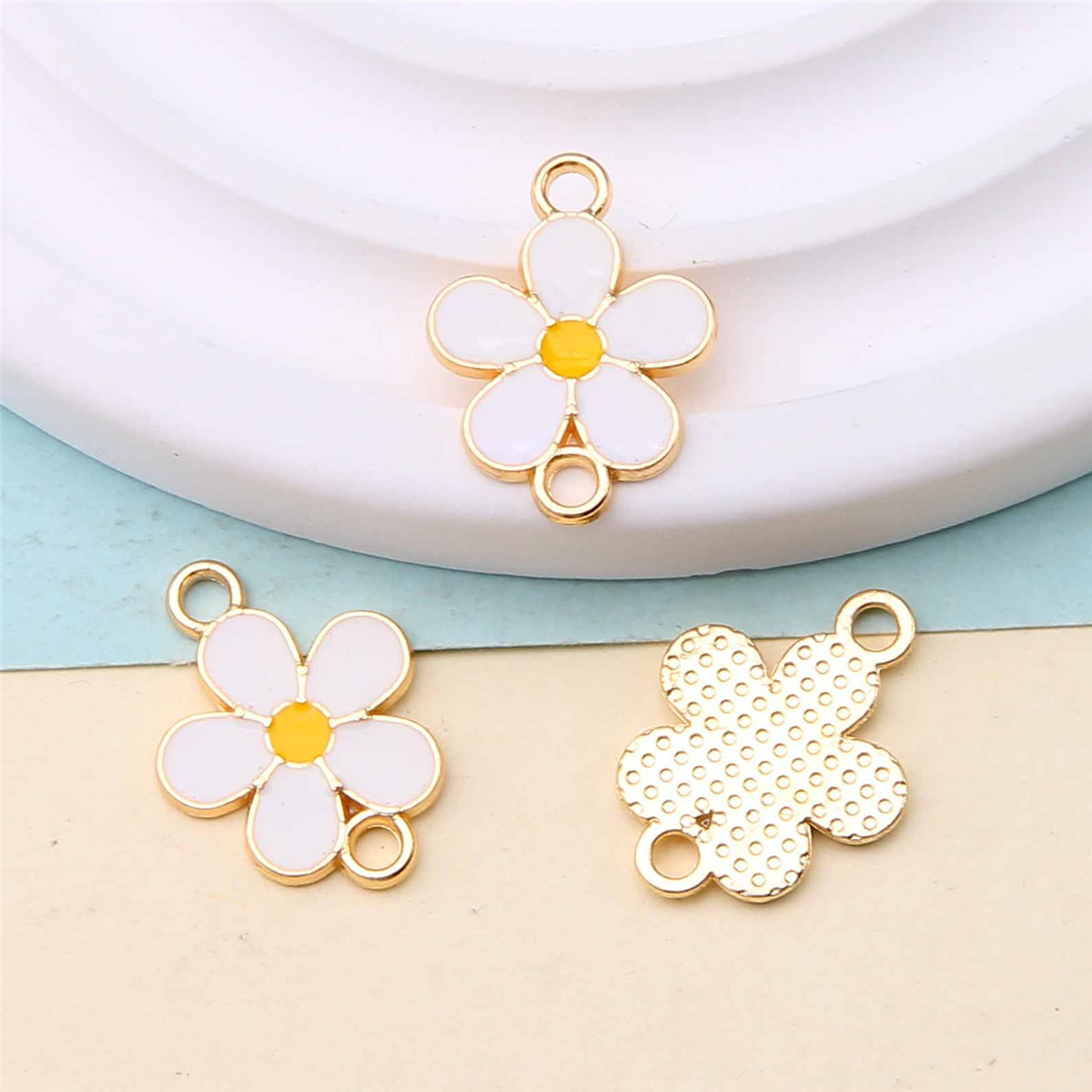 Colgante de doble colgante de aleación de goteo de aceite unilateral de cinco pétalos de flores coloridas flores DIY para hacer orejas colgante material de colgante de pulsera