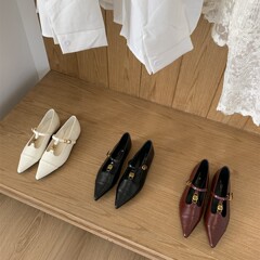 ソフトレザーのデザイン感のあるファスナーの先をつなぎ合わせて快適で柔らかい底の浅い靴の新型の快適なメアリー珍靴です。