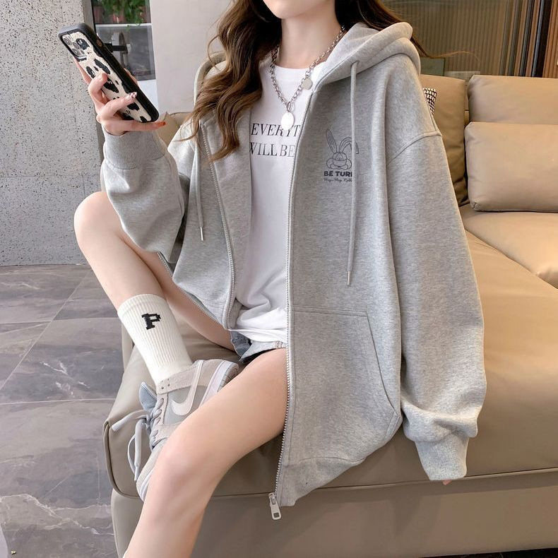 コートの女性は秋に起爆した2023の新型の中で、ゆったりした大きいサイズの学院風のカジュアルな帽子の衛衣insブームです。