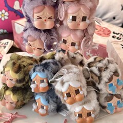 跨境新品广州豹豹猫猫系列手机挂绳饰品盲盒手办潮玩可爱礼物批发