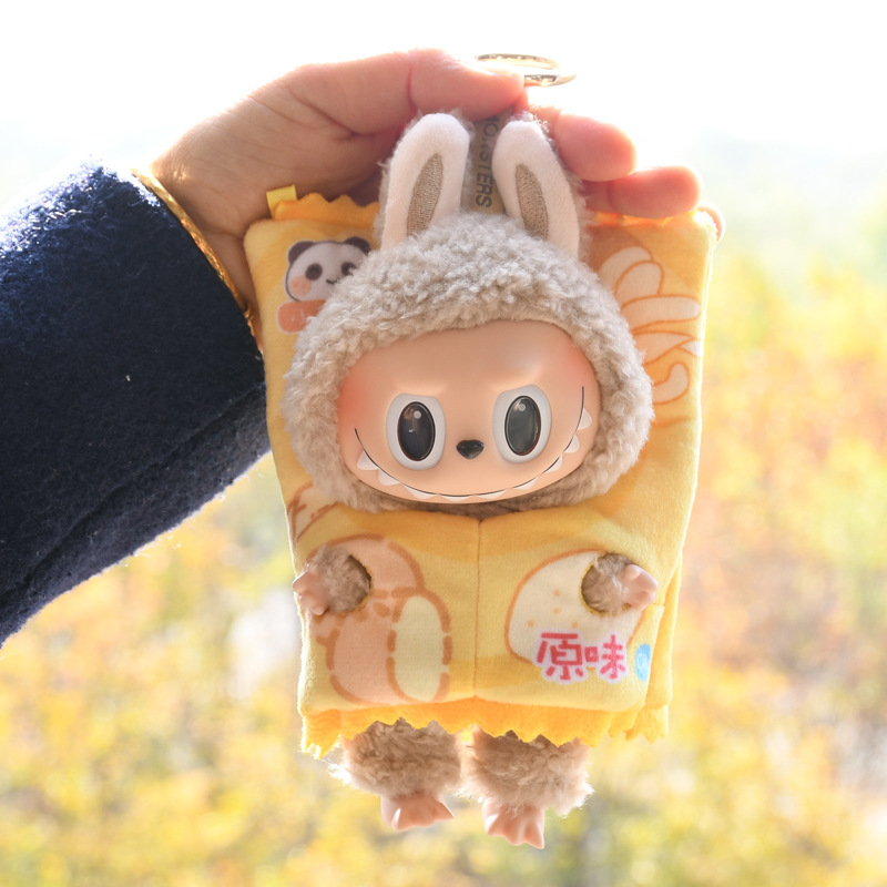 Papas fritas amarillas colgantes