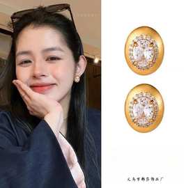 超精致~中古拉丝金色锆石耳环2024新款千金感轻奢气质鸽子蛋耳饰