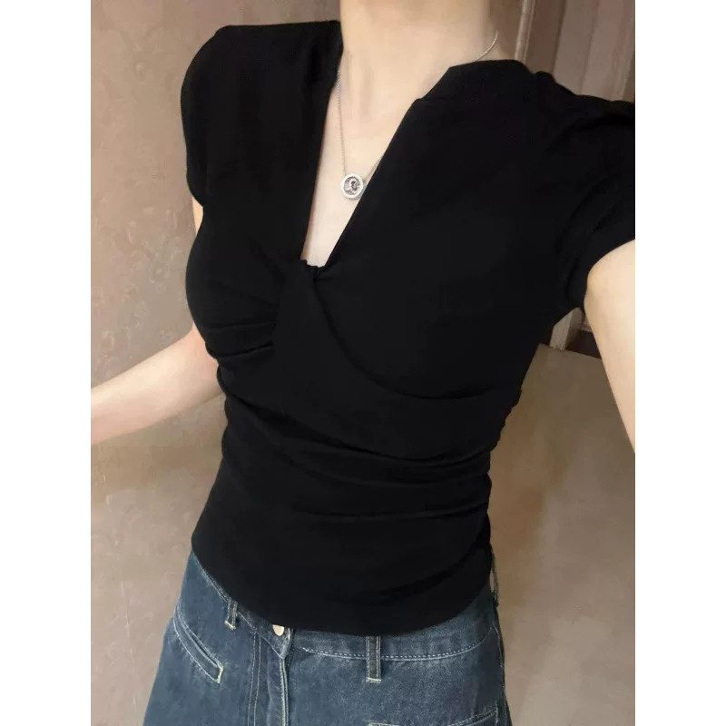 Черная модная футболка с коротким рукавом, slim fit, облягающая, открытые плечи