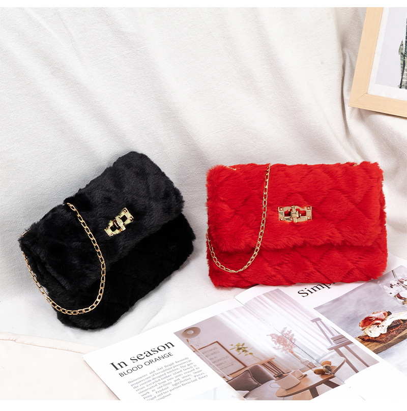 Bolso bandolera peludo para mujer 2022 otoño e invierno nuevo estilo coreano de moda bolso de hombro de la cadena del todo fósforo cerradura pequeña bolsa cuadrada