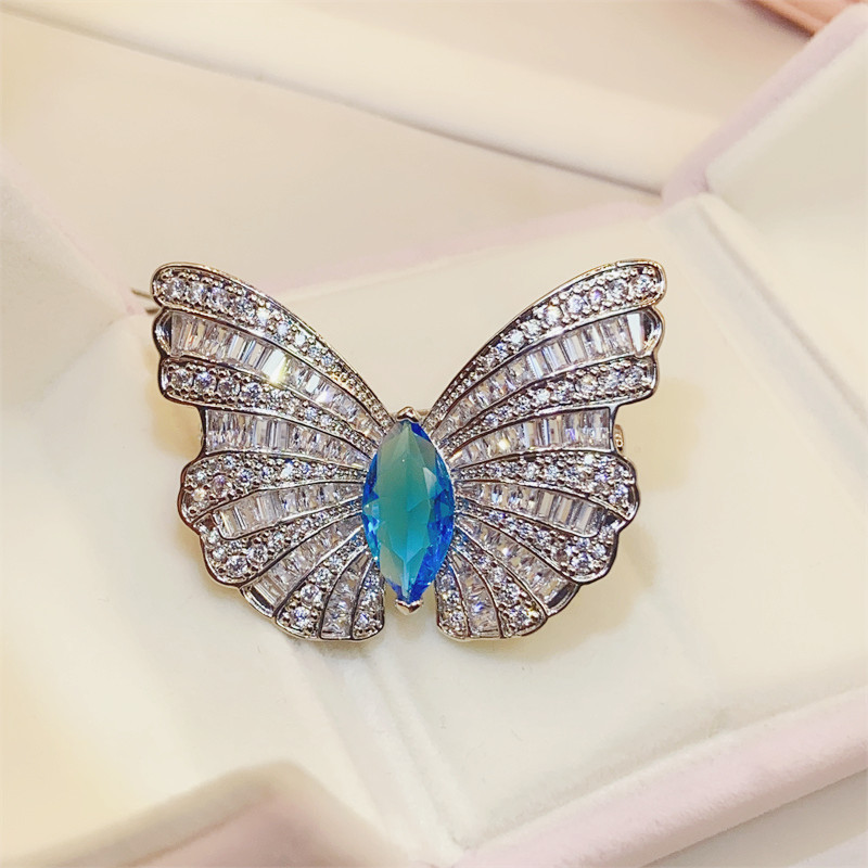 Elegante Animal Insecto Mariposa Cobre Embutido Piedras Preciosas Artificiales Mujeres Broches display picture 1