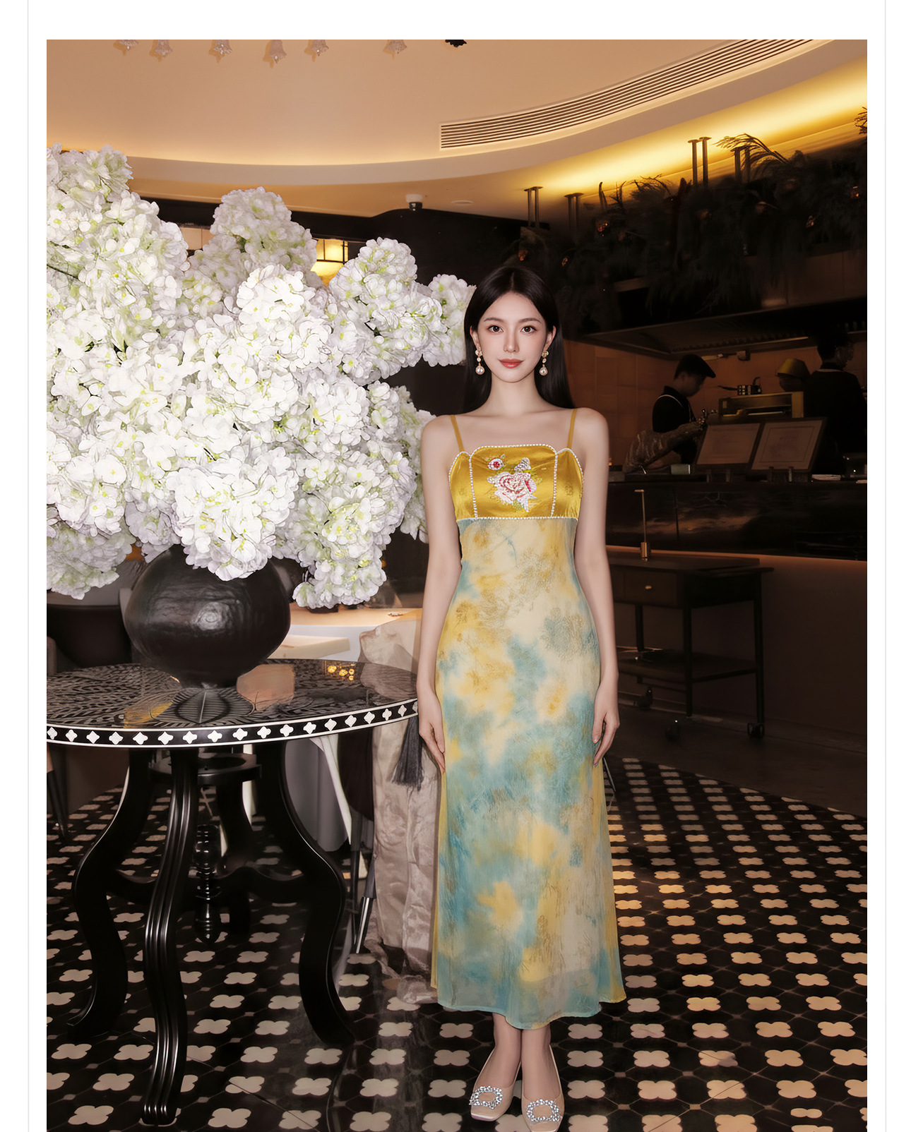 Bộ đầm dây tay không phối áo khoác thêu hoa văn cách tân cao cấp — bộ đồ, Đầu màu mơ, đầm dây chi tiết 7