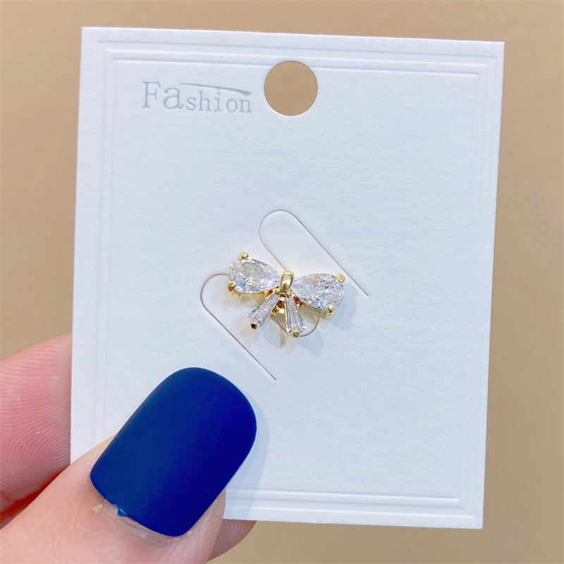 Simple anti-exposición pequeño pecho pin hebilla todo partido Opal collar camisa cardigan collar pin accesorios unisex