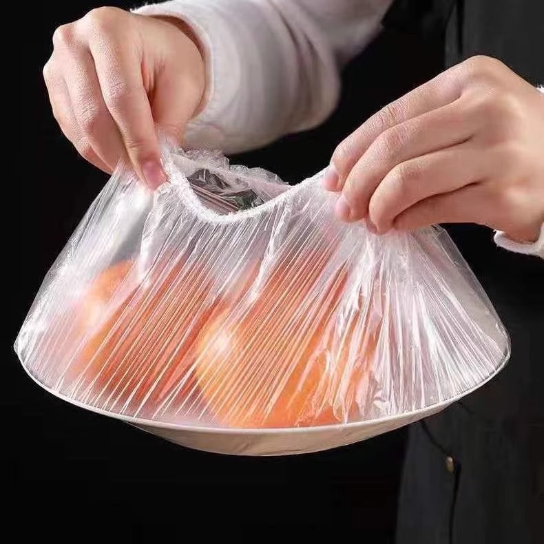 Buzdolabında kalan yiyecekler için gerilebilir taze tutma kapağı ve yüksek sıcaklığa dayanıklı kalan yiyecekler için meyve plastik sarma kapağı kaseler ve tabaklar sigorta filmi ekonomik PE