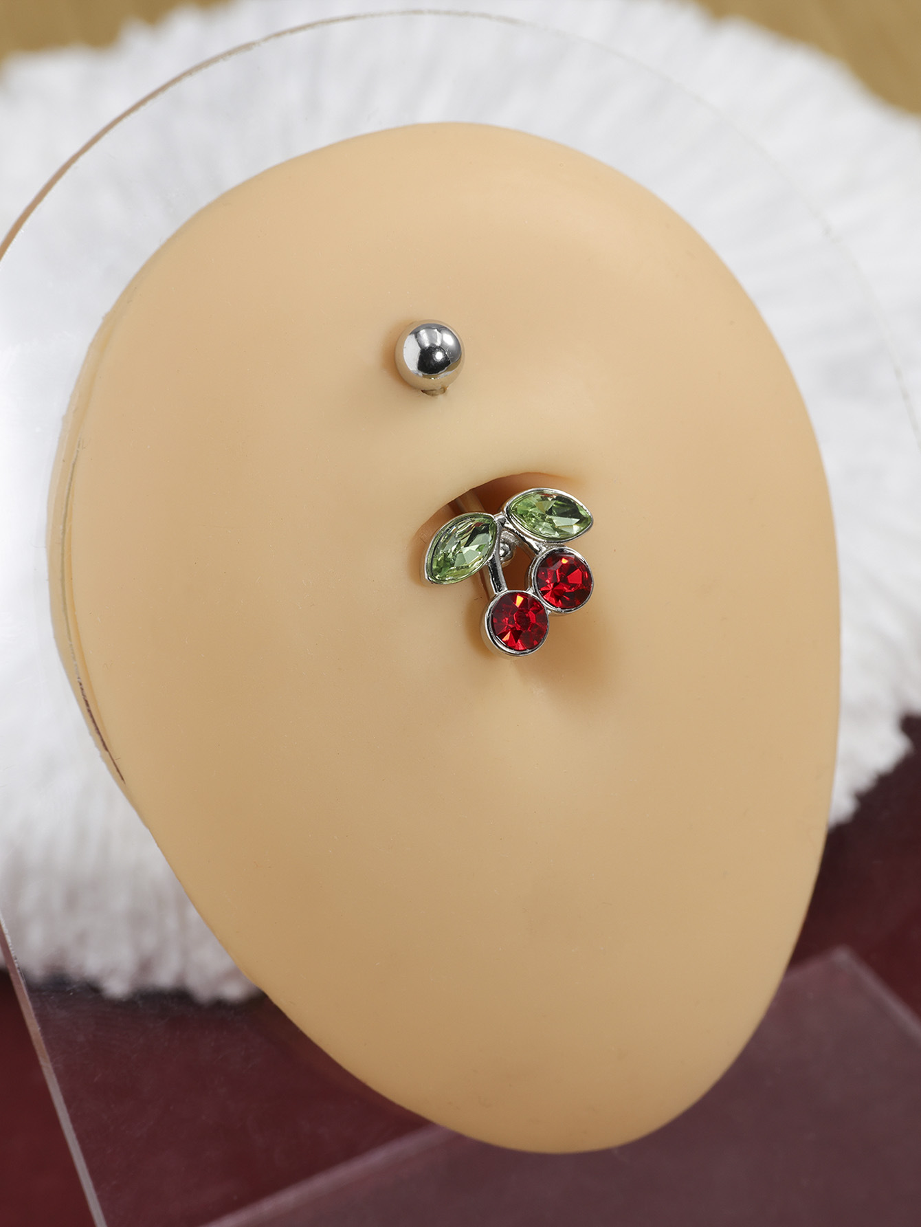 Piercing nombril cerise rouge style punk avec strass_voghion.com