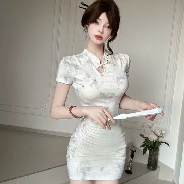 2025 년 여름 새로운 중국 스타일 국가 스타일 젊은 수정 인쇄 청삼 짧은 단단한 엉덩이 원피스